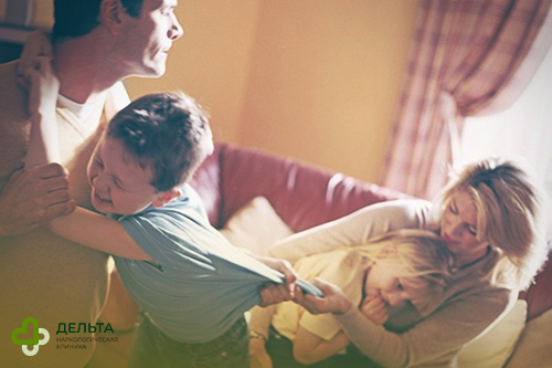 Семья ругается